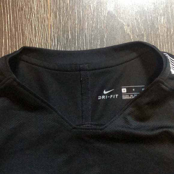 Nike dri fit women's v neck top - Picture 4 of 4